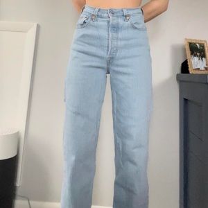 Levis Ribcage Straight